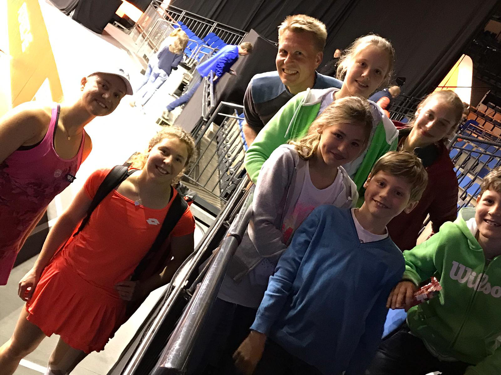 Unsere Tennis-Kids sozusagen Sieger beim Porsche Tennis Grand Prix!